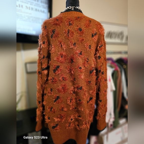 Poem and Thread Sweater - Picture 5 of 6